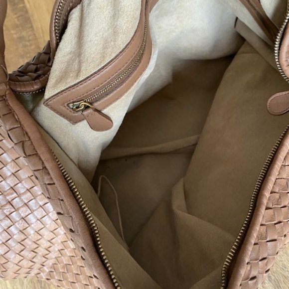 Bottega Veneta Intrecciato Shoulder Bag ~ Large ~ - Picture 5 of 12